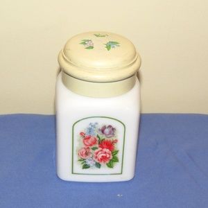 Avon Porcelain Country Garden Bird of Paradise Bath Oil Jar (empty)